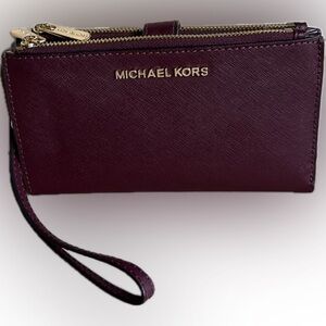 EUC Michael Kors Wallet Wristlet